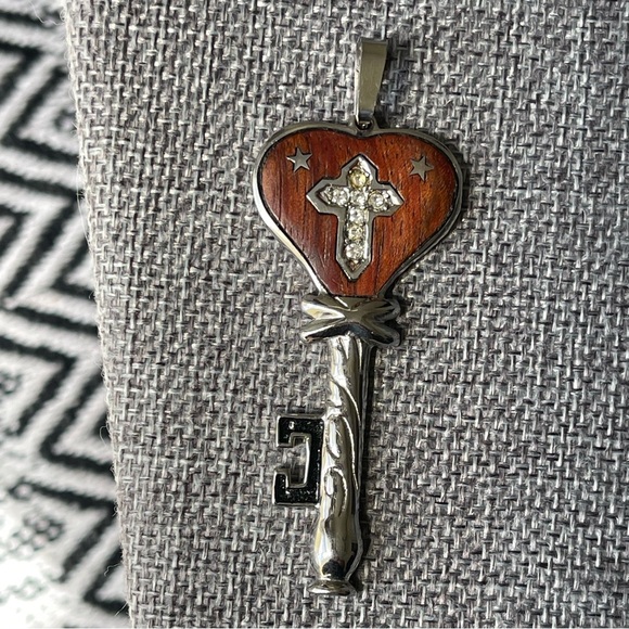 BLUE STEEL | Star Cross Key Stainless Steel Wood Inlay CZ Heart Key Pendant - Picture 9 of 10
